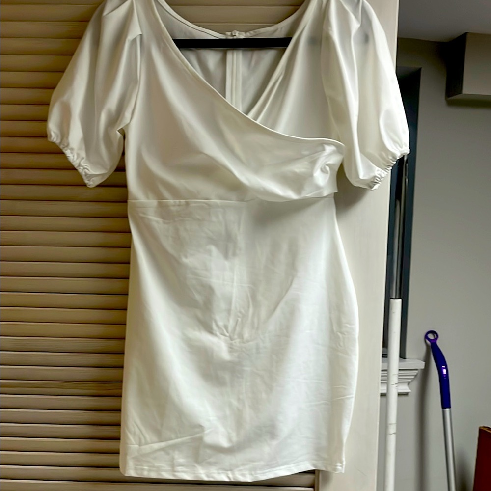 Brand new Elegant White maternity Dress size medium